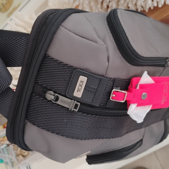 Tumi 💥 NWT 💥Higgins Sling Ballistic Black&Gray Backpack with Red Accents - Picture 10 of 17